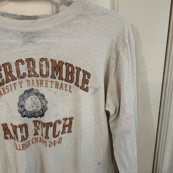 Vintage early 2010s distressed Abercrombie and fitch long sleeve graphic - Picture 8 of 9